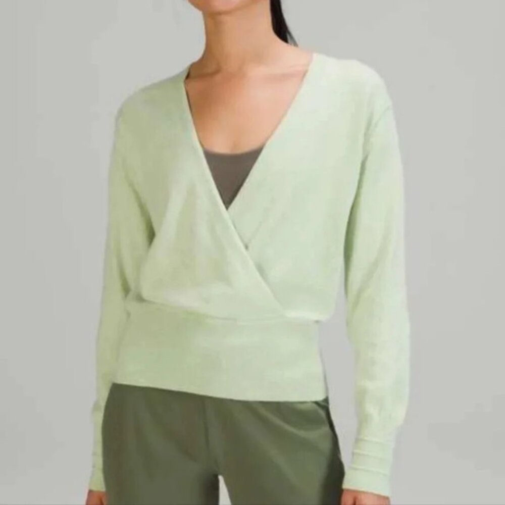 Lululemon Crossover Ribbed Waist Sweater Sage Sz  4   Small
